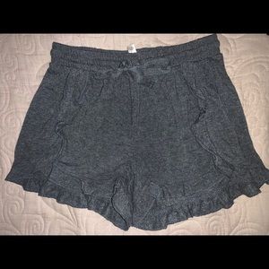 SUPER CUTE GREY SHORTS